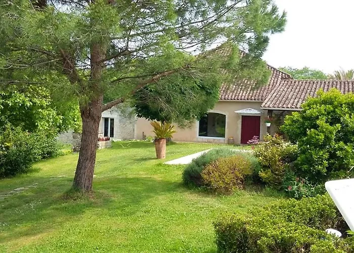 A Avec Piscine Partagee * Castera-Lectourois