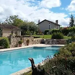 Апартаменты A Avec Piscine Partagee *