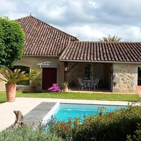 A Avec Piscine Partagee Castéra-Lectourois